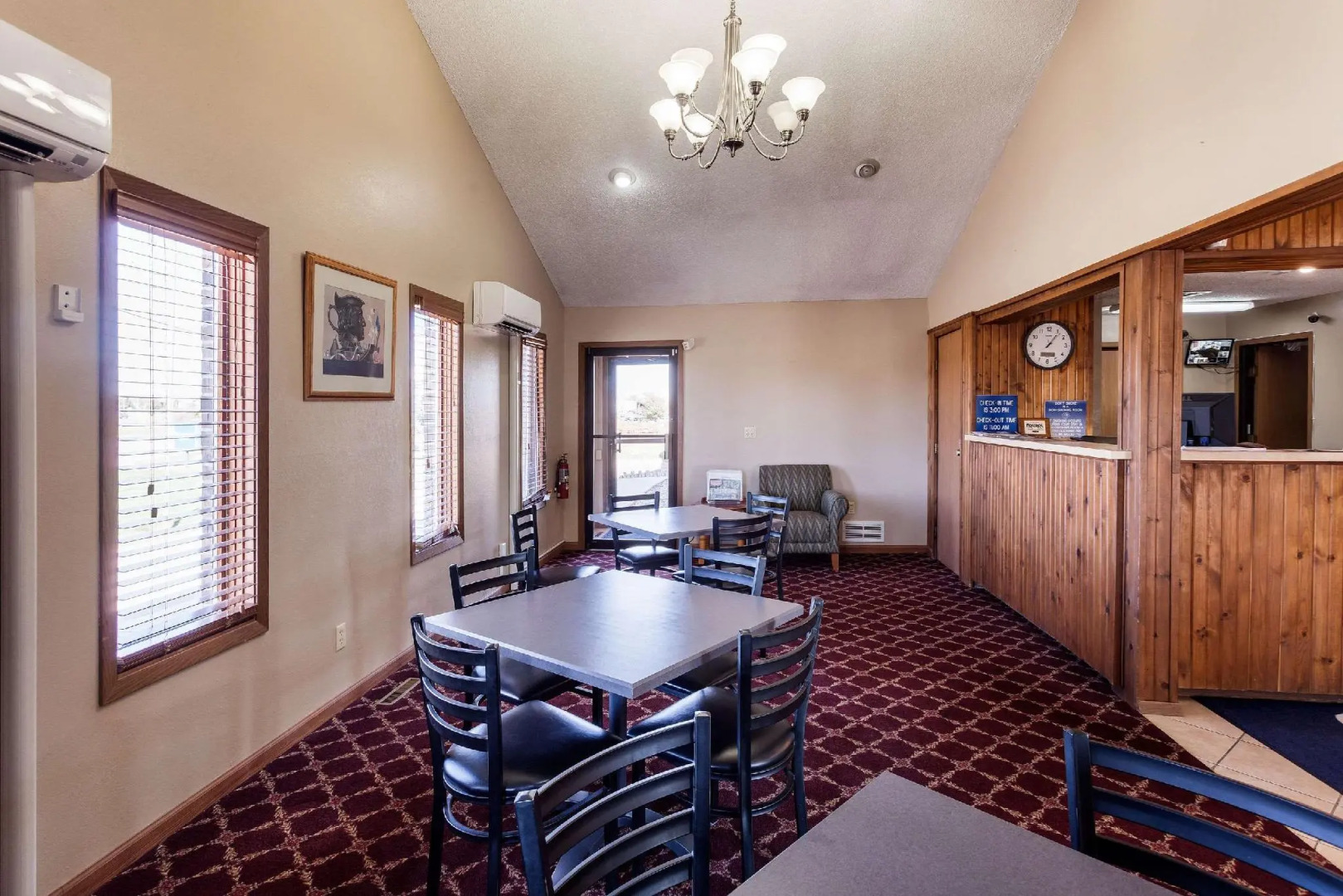 Dragonfly Inn and Suites