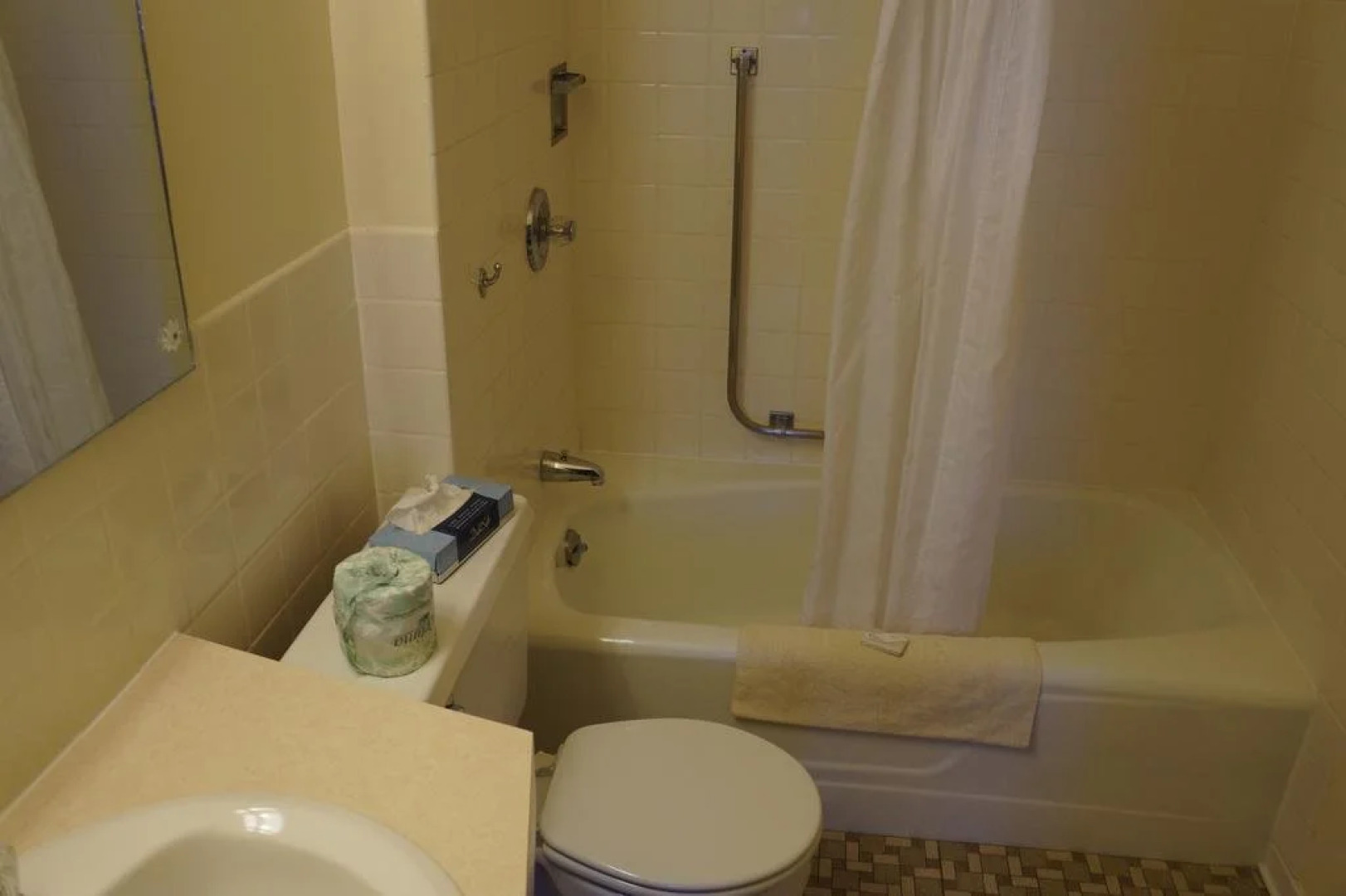 Finlen Hotel and Motor Inn