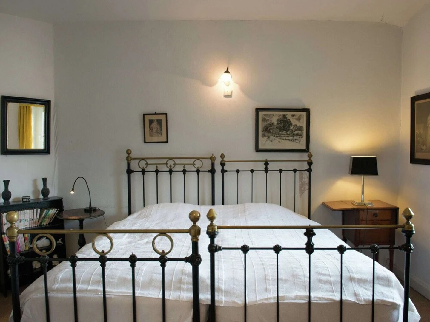 Vintage Castle in Jevoumont with Pool