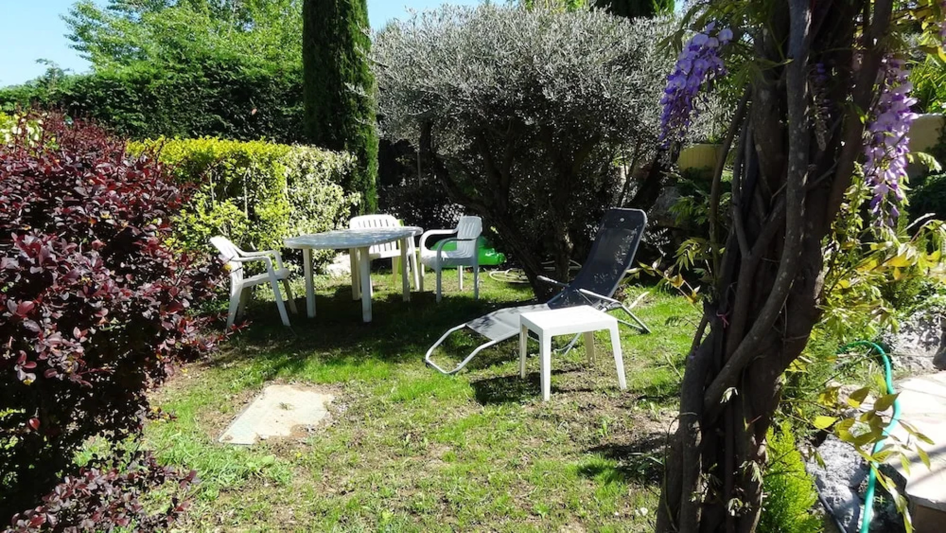 Apartment With one Bedroom in Manosque, With Wonderful Mountain View, Furnished Garden and Wifi - 97 km From the Beach