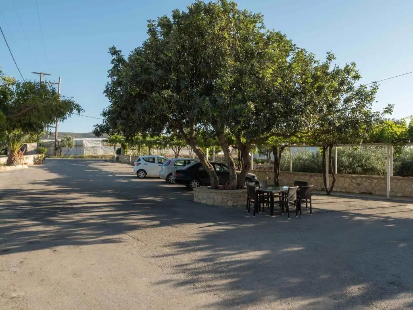 Petritos Rooms and Studios