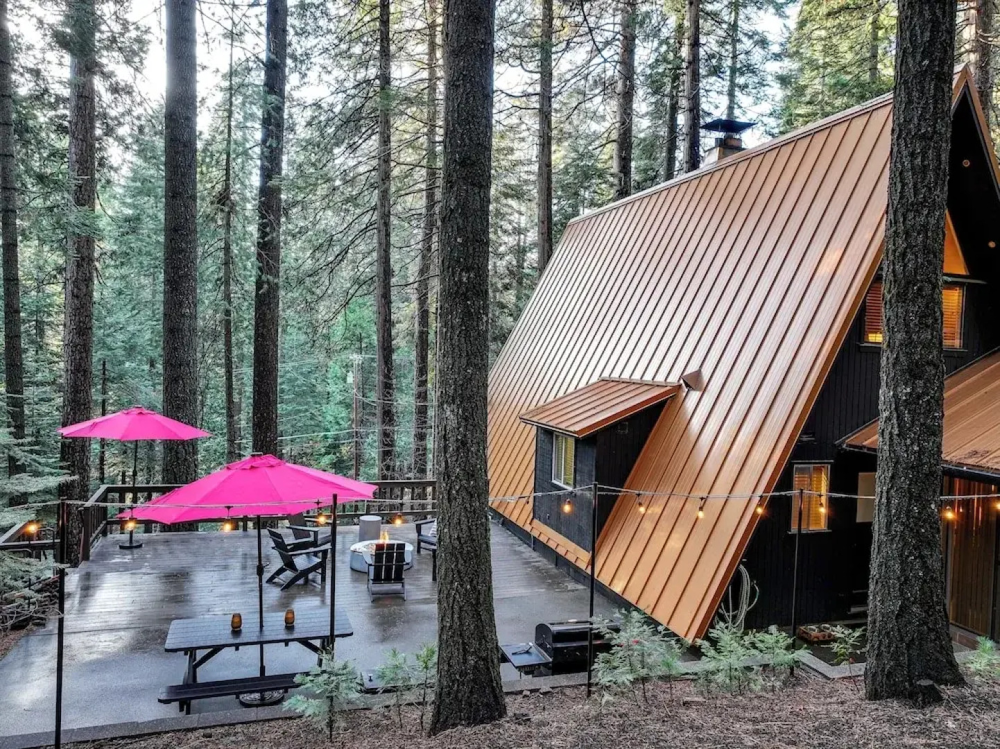 3 Mi to Calaveras Big Trees: Cabin w/ Fire Pit!