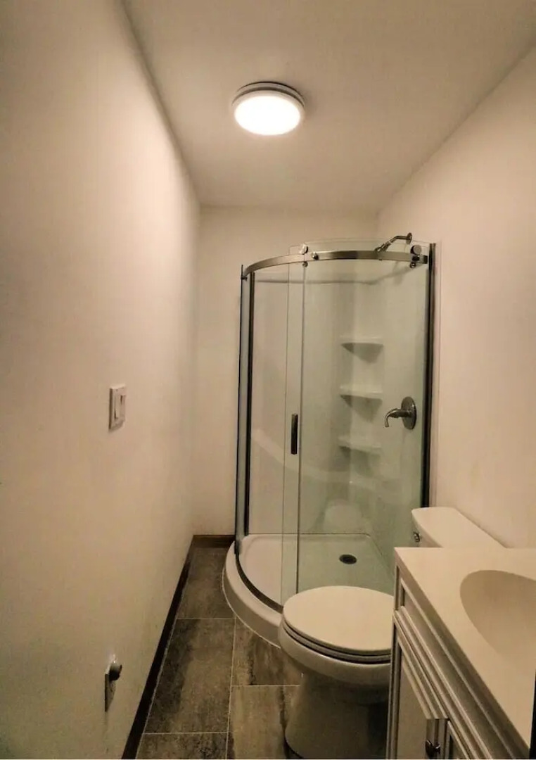 1 Maple Avenue 2 Bedroom Home by Redawning