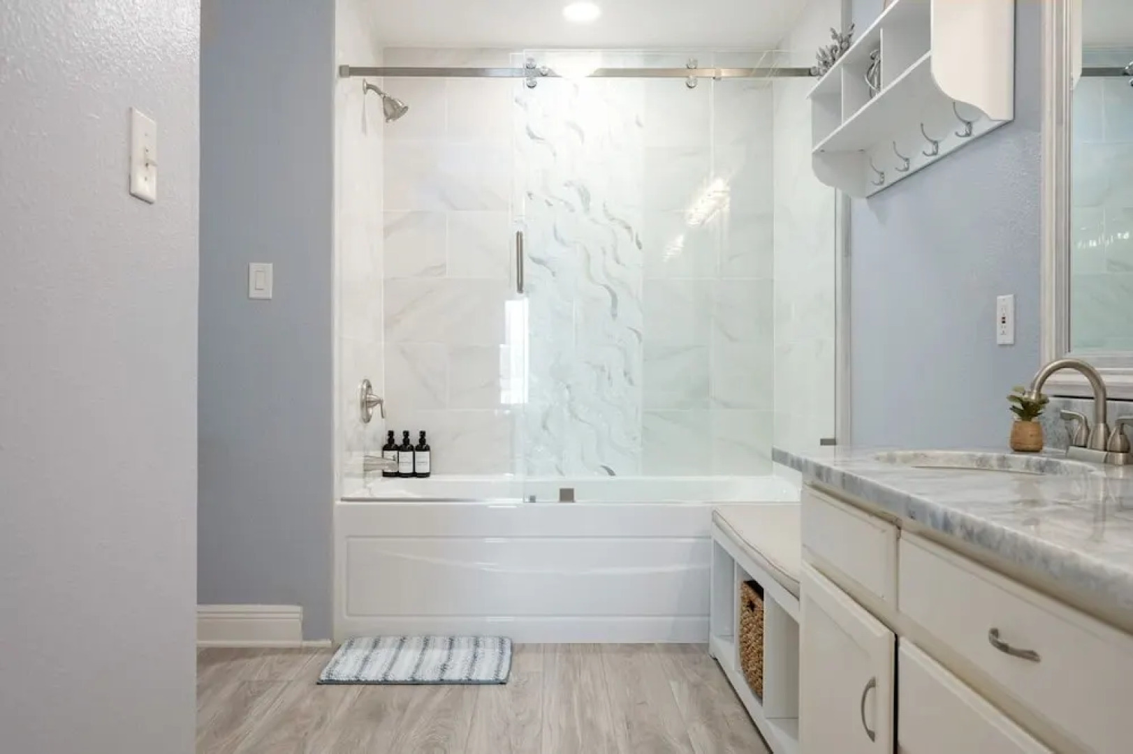 Bolivar Slam 3 Bedroom Home by RedAwning