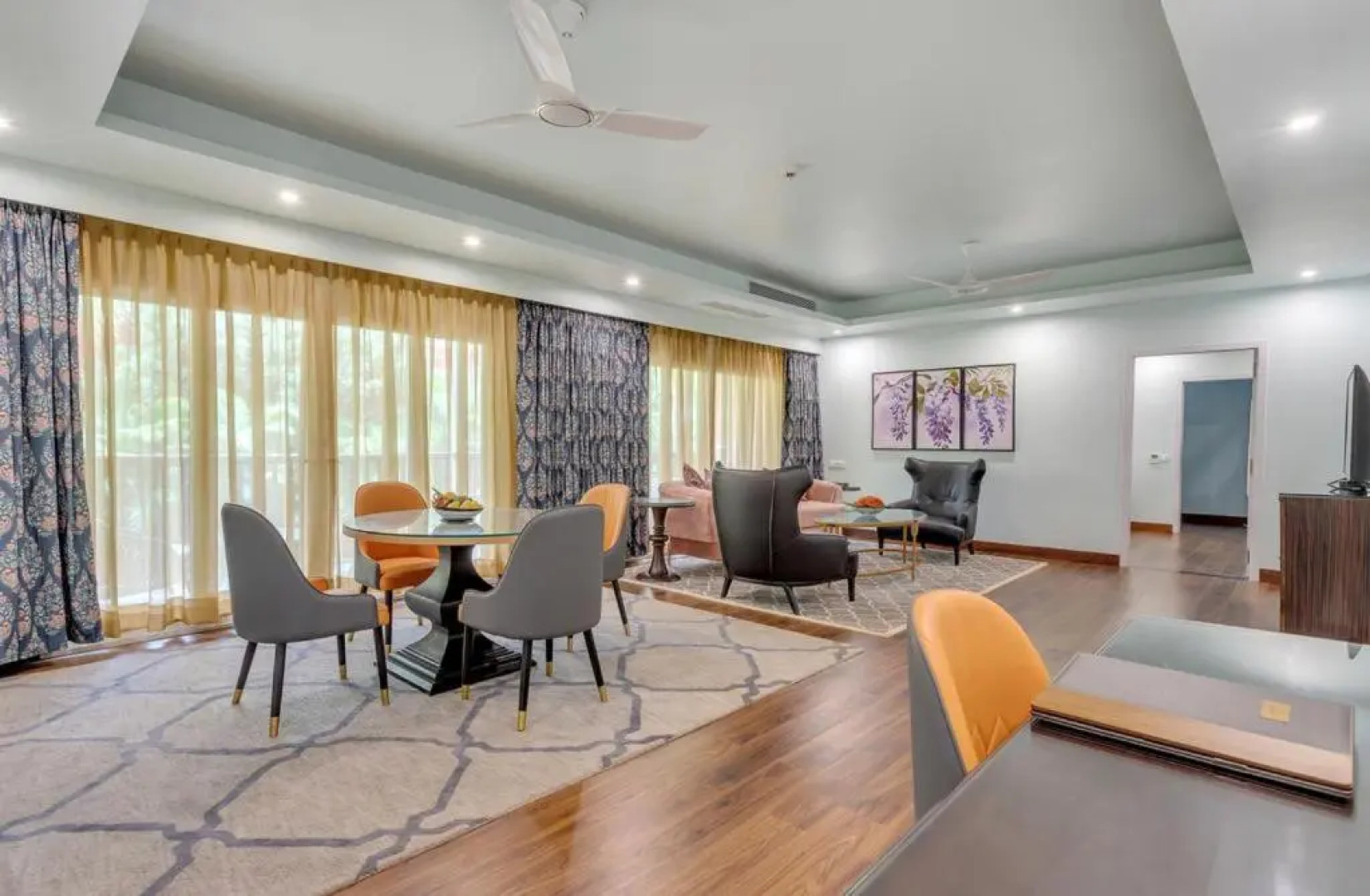 Mayfair On Sea, Morjim Beach