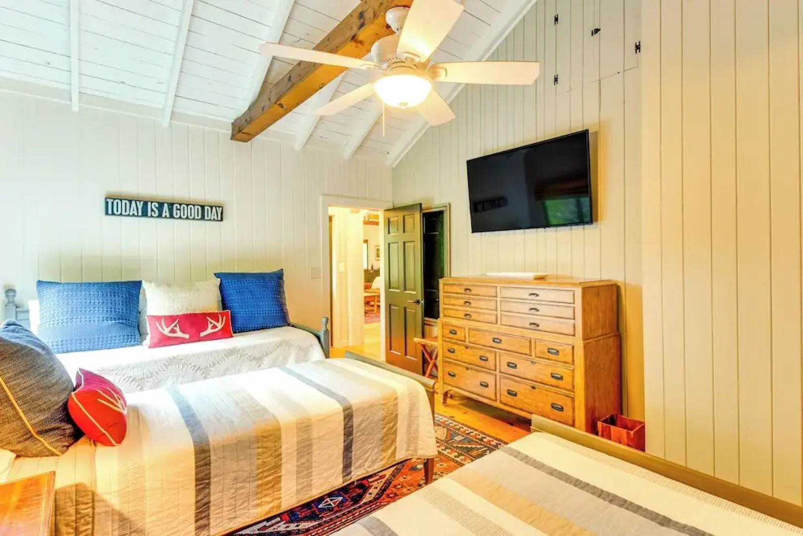 Tranquil Highlands Cottage With Fire Pit & Stream!