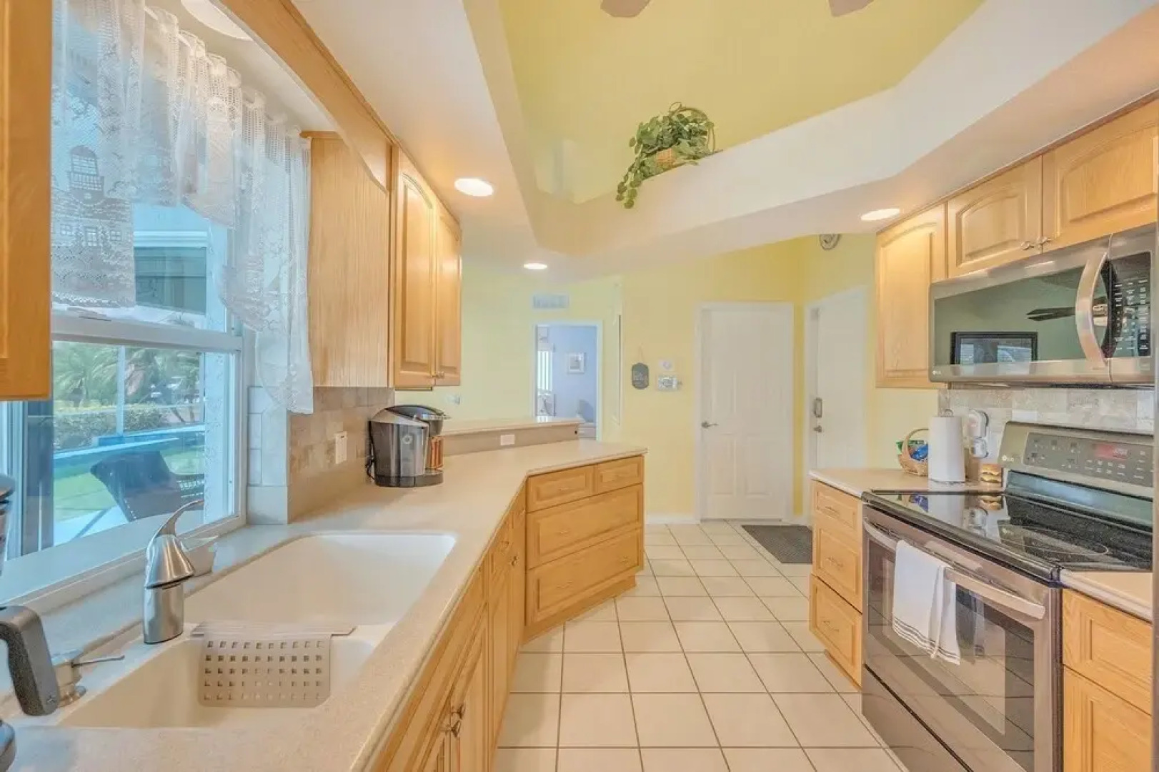 Gorgeous Villa In Cape Coral, Florida's Gulf Coast 3 Bedroom Villa by Redawning