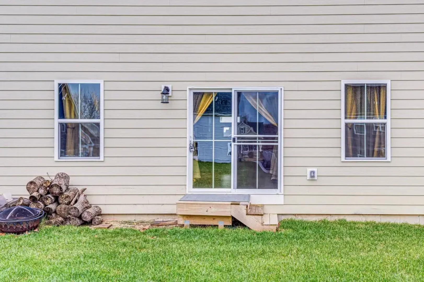 Bright Plainfield Home ~ 14 Mi to Indianapolis!