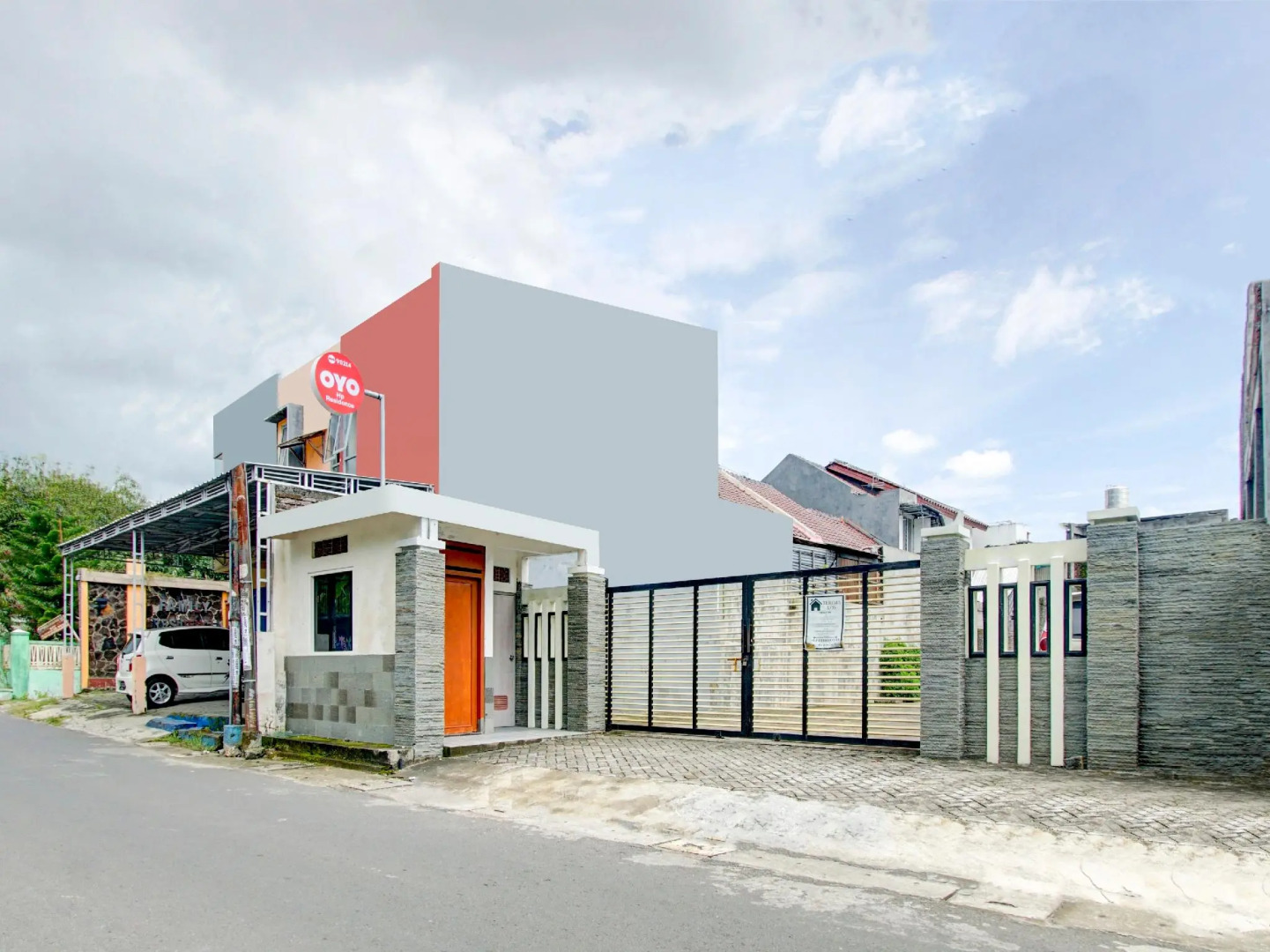 OYO 90214 Hp Residence