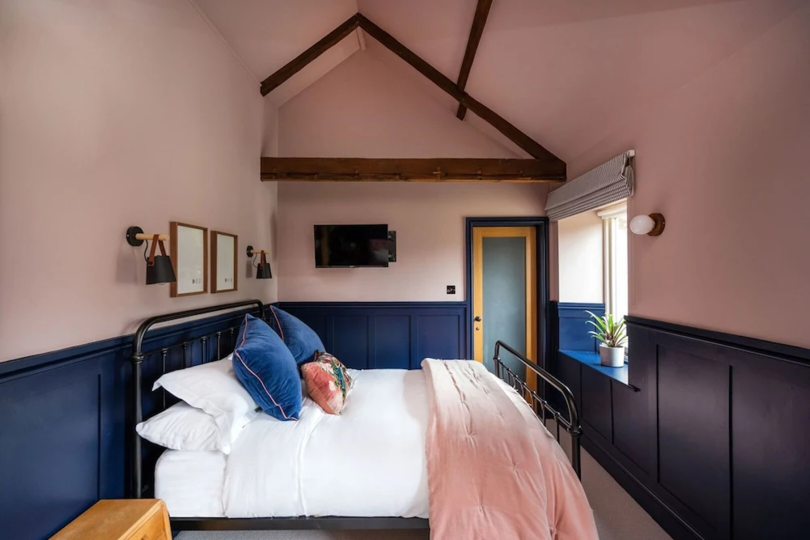 The Queen's Chew Magna