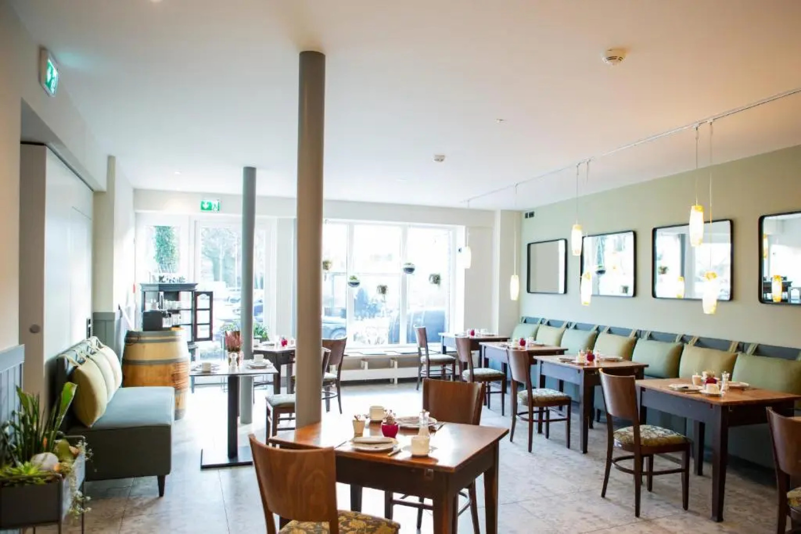 Hotel, Restaurant und Weinhandel Weinbek