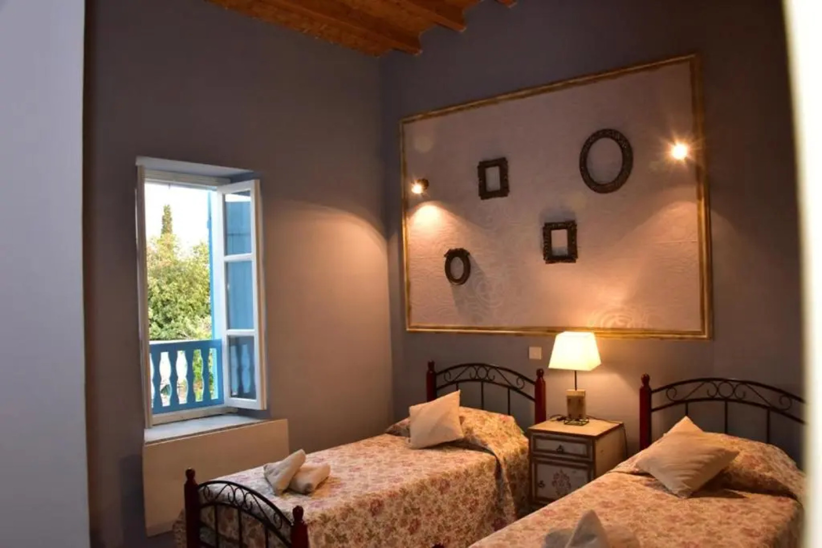 Athieno - Αθηαινώ