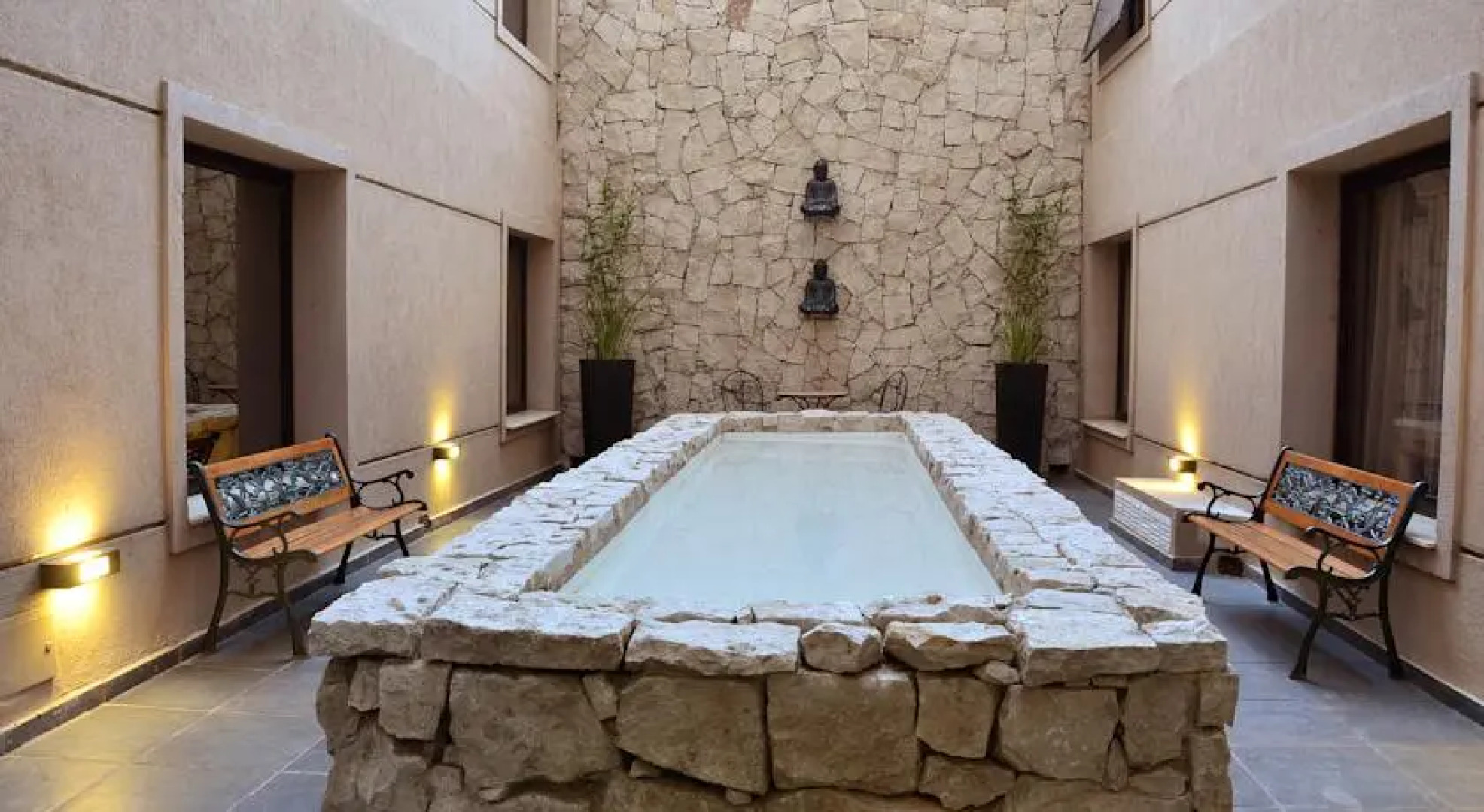 Le Parc Hotel & Suites