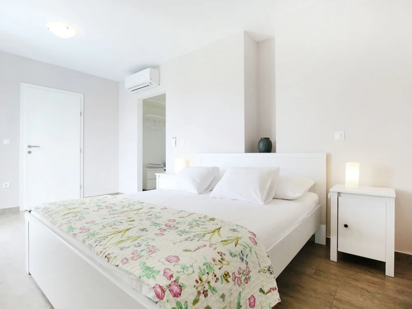 Inviting Holiday Home in Jasenice - Maslenica With Garden