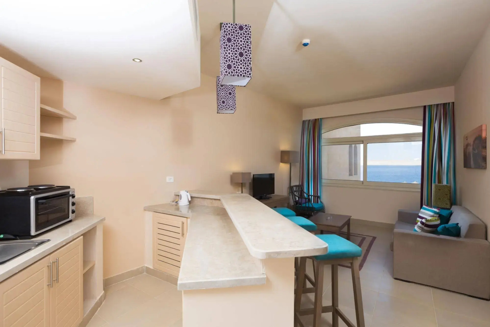 Byoum Lakeside Hotel