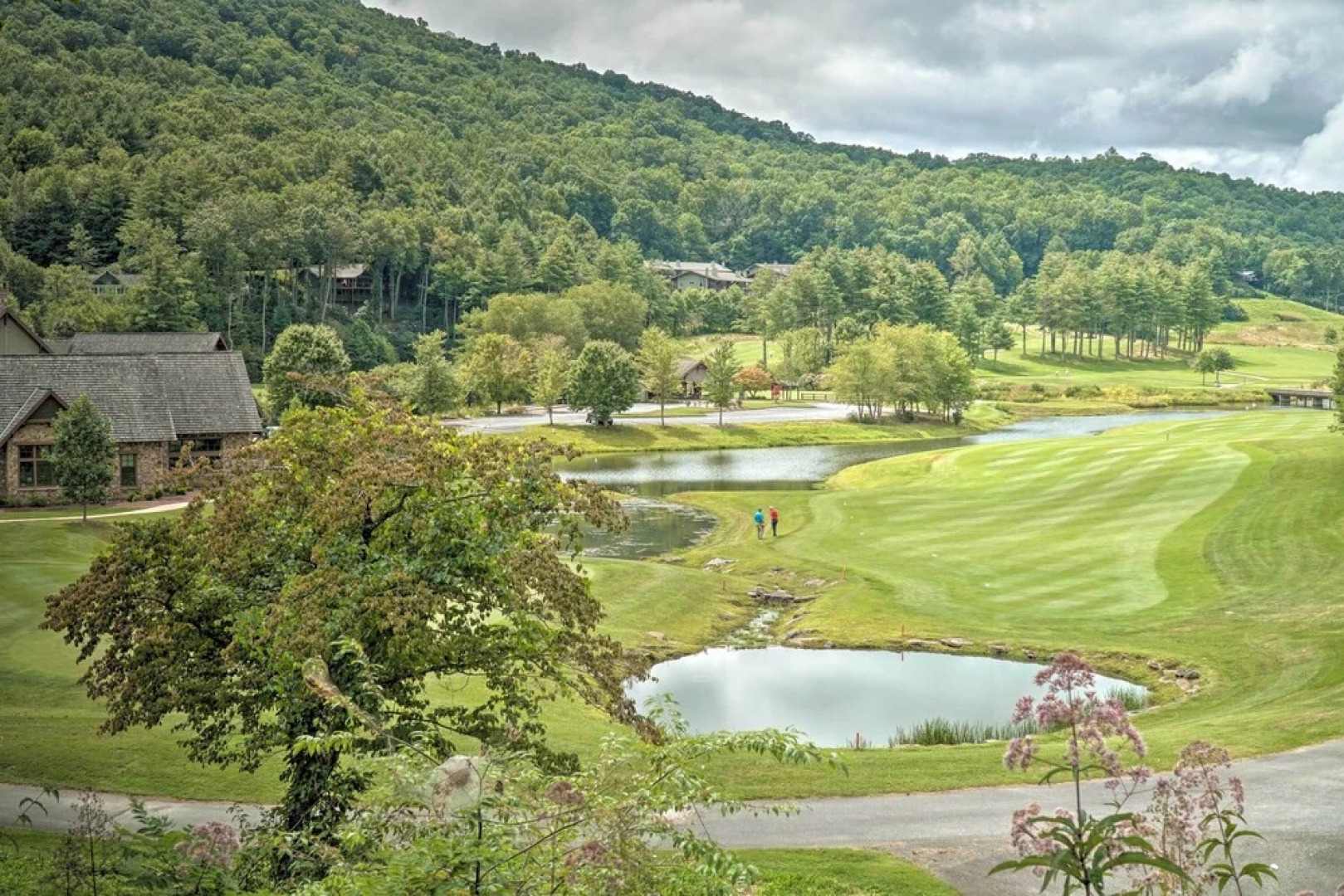 Stylish Sky Valley Condo With Club Amenities!