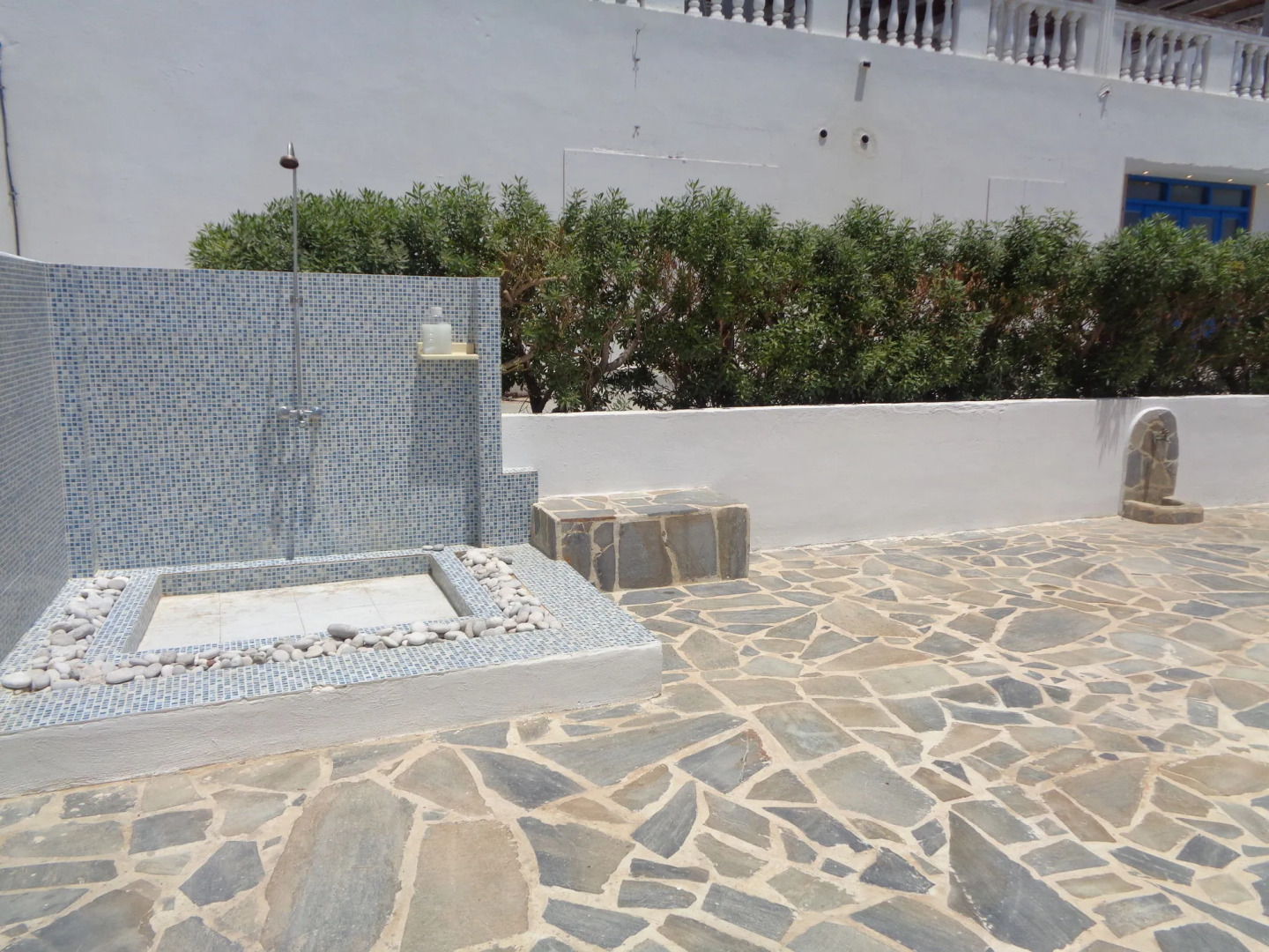 Blue and White Studios & Apartments