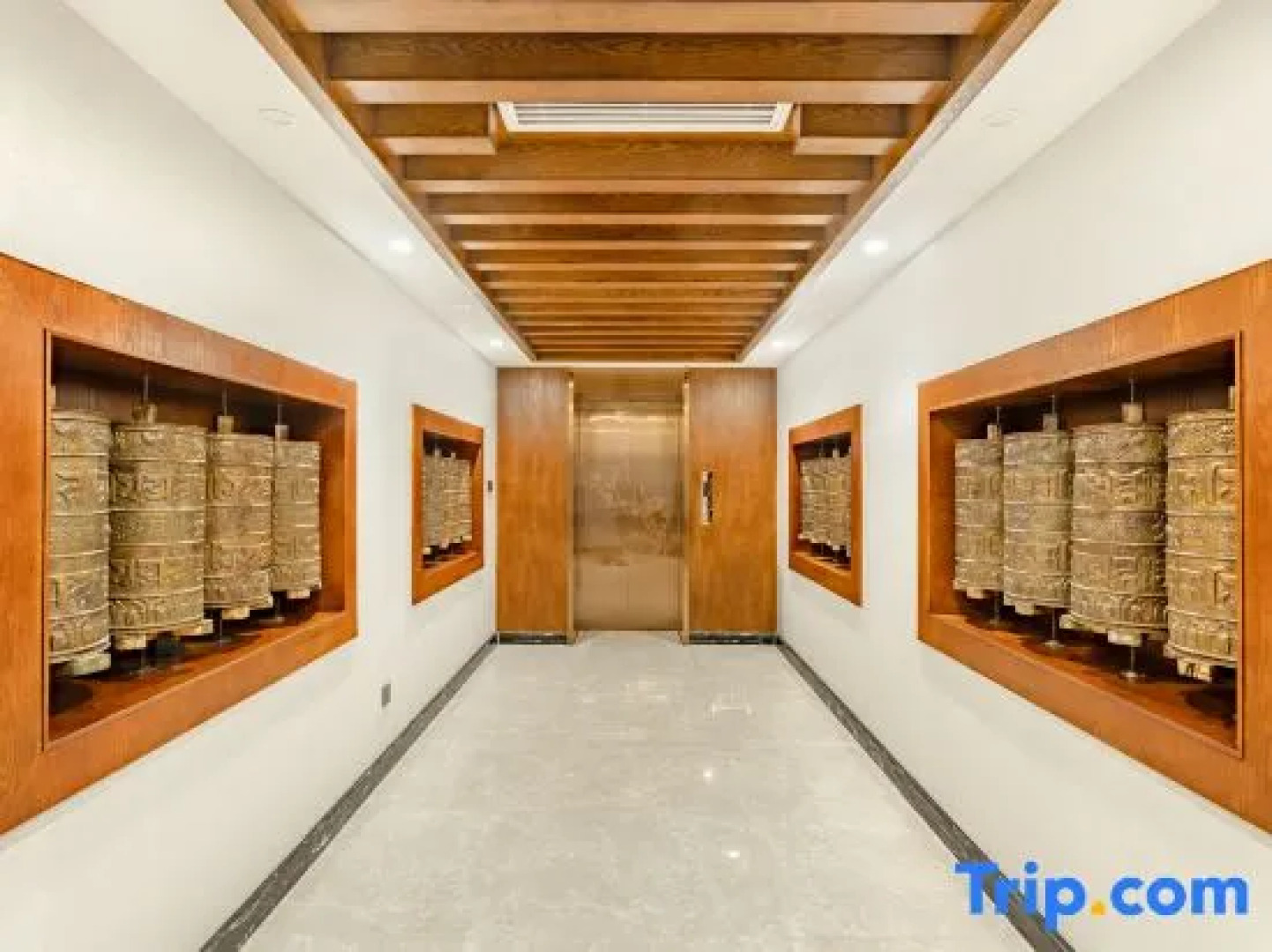 Yongze Lakeside International Hotel