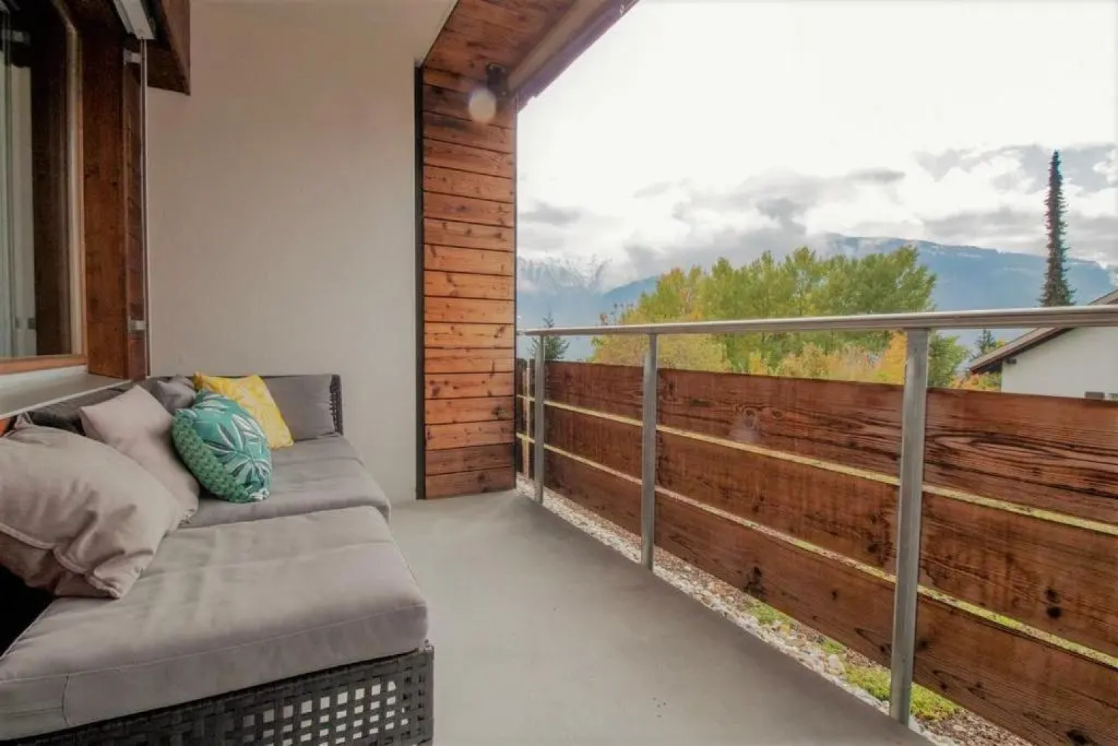 LAAX central holiday apartment with pool & sauna