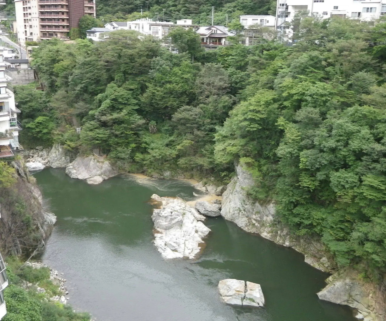 Monogusanoyado Hanasenkyo