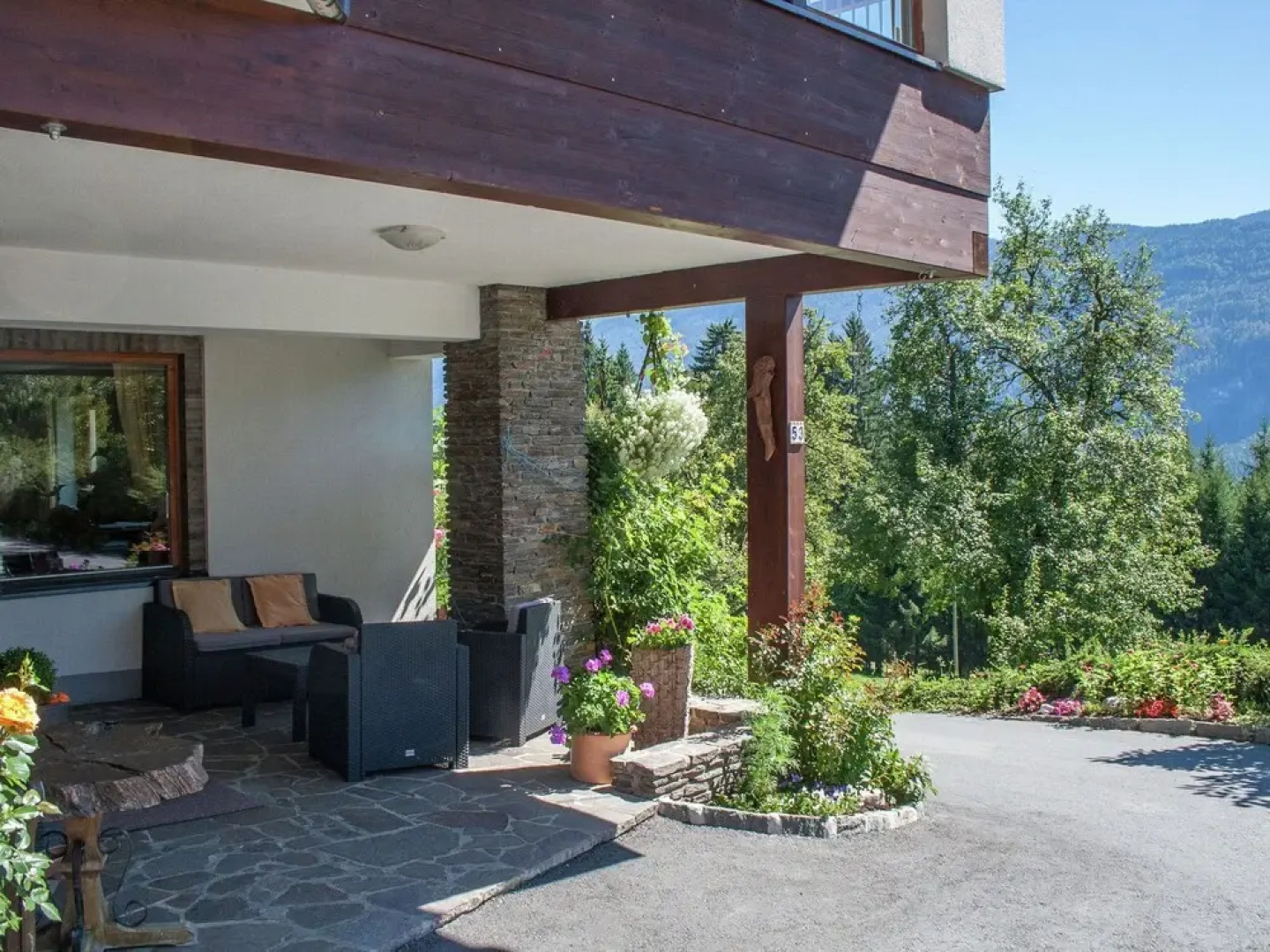 Spacious Apartment in Hermagor near Nassfeld-Pressegger