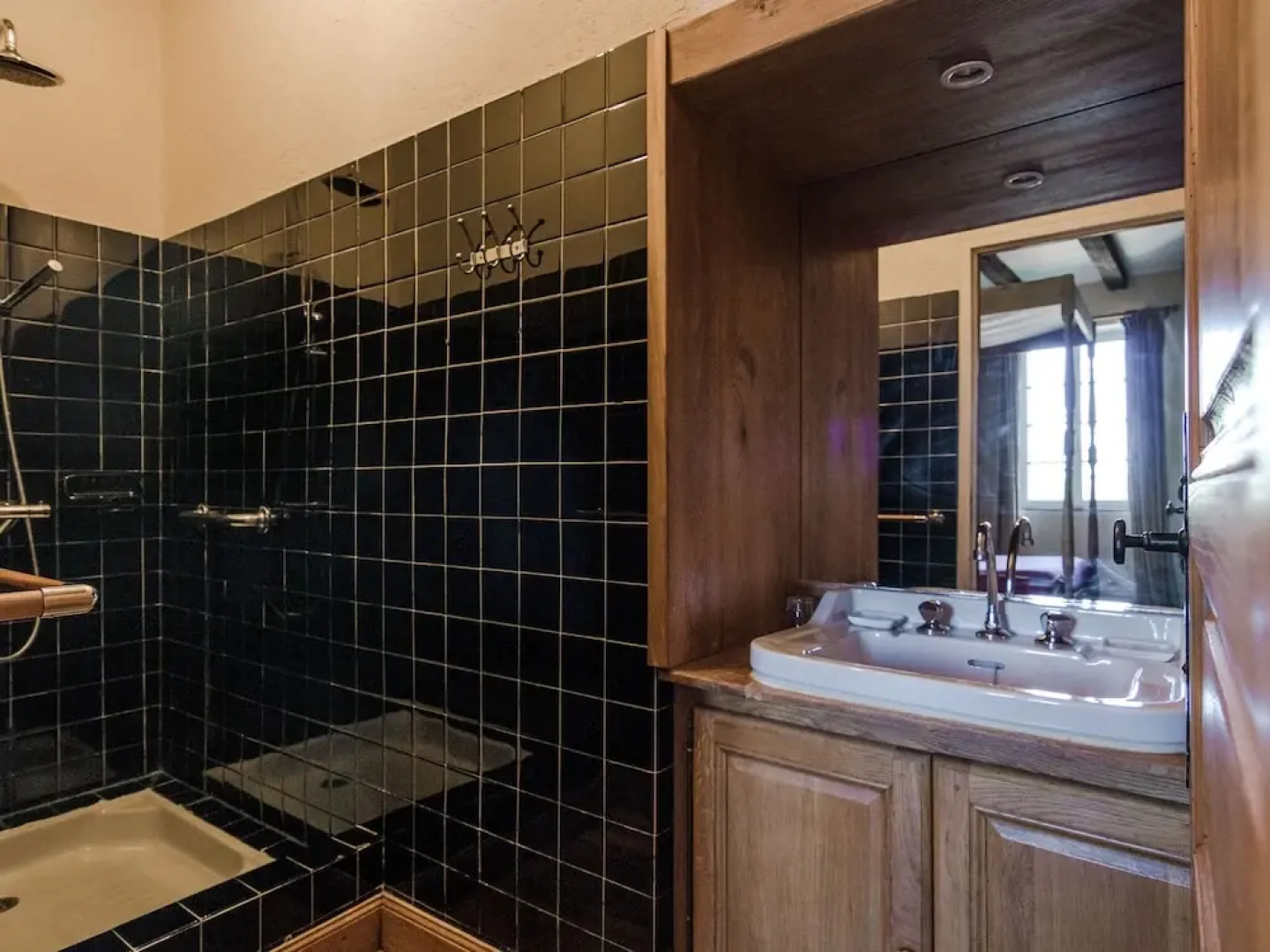 Ritzy Mansion in Sourzac With Tennis Court, Pool & Gym