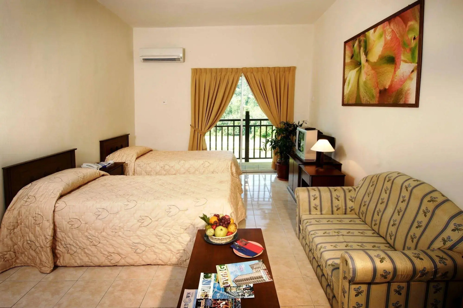 Suria Service Apartment Hotel