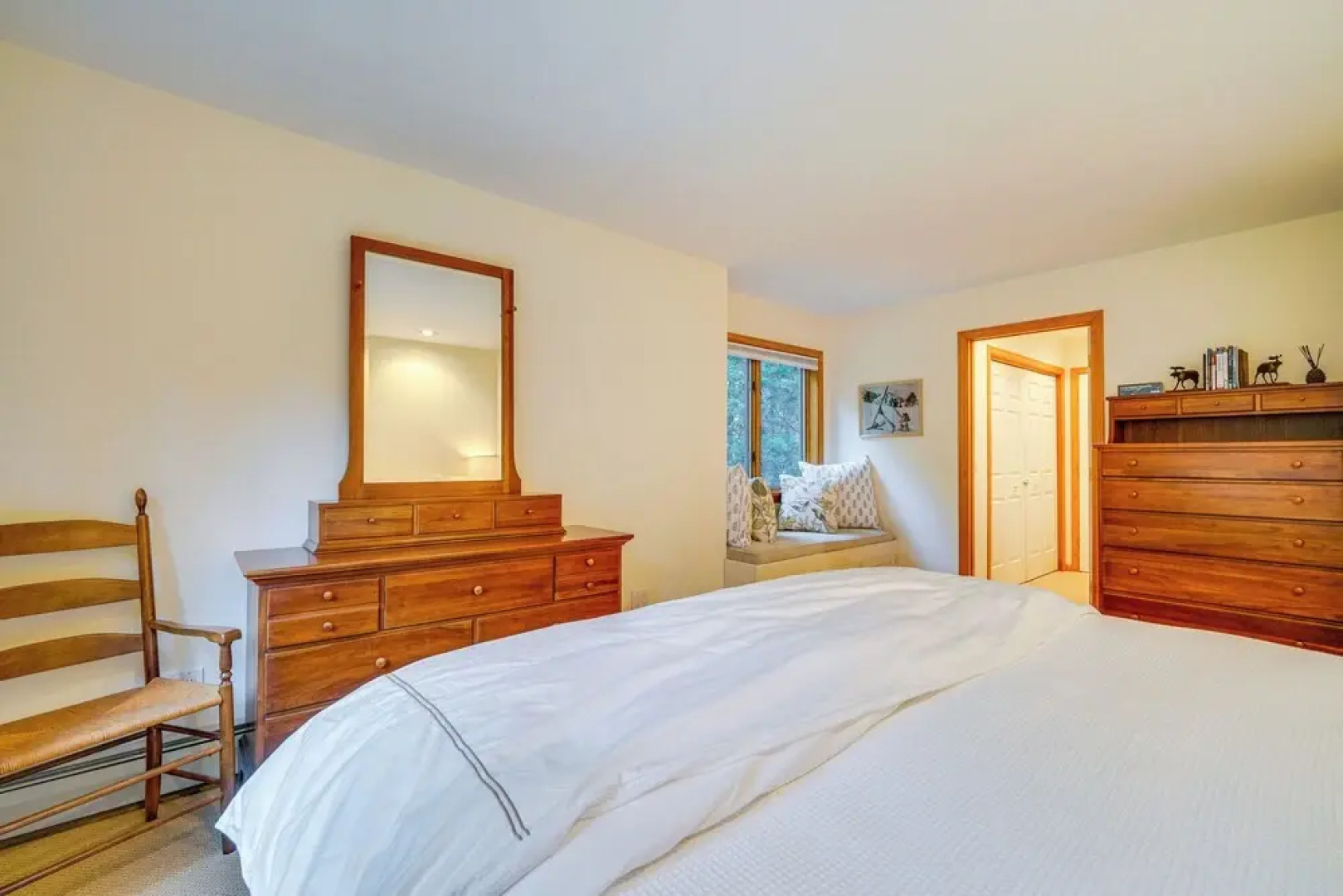 Spacious Dover Refuge ~ 5 Mi to Mount Snow!