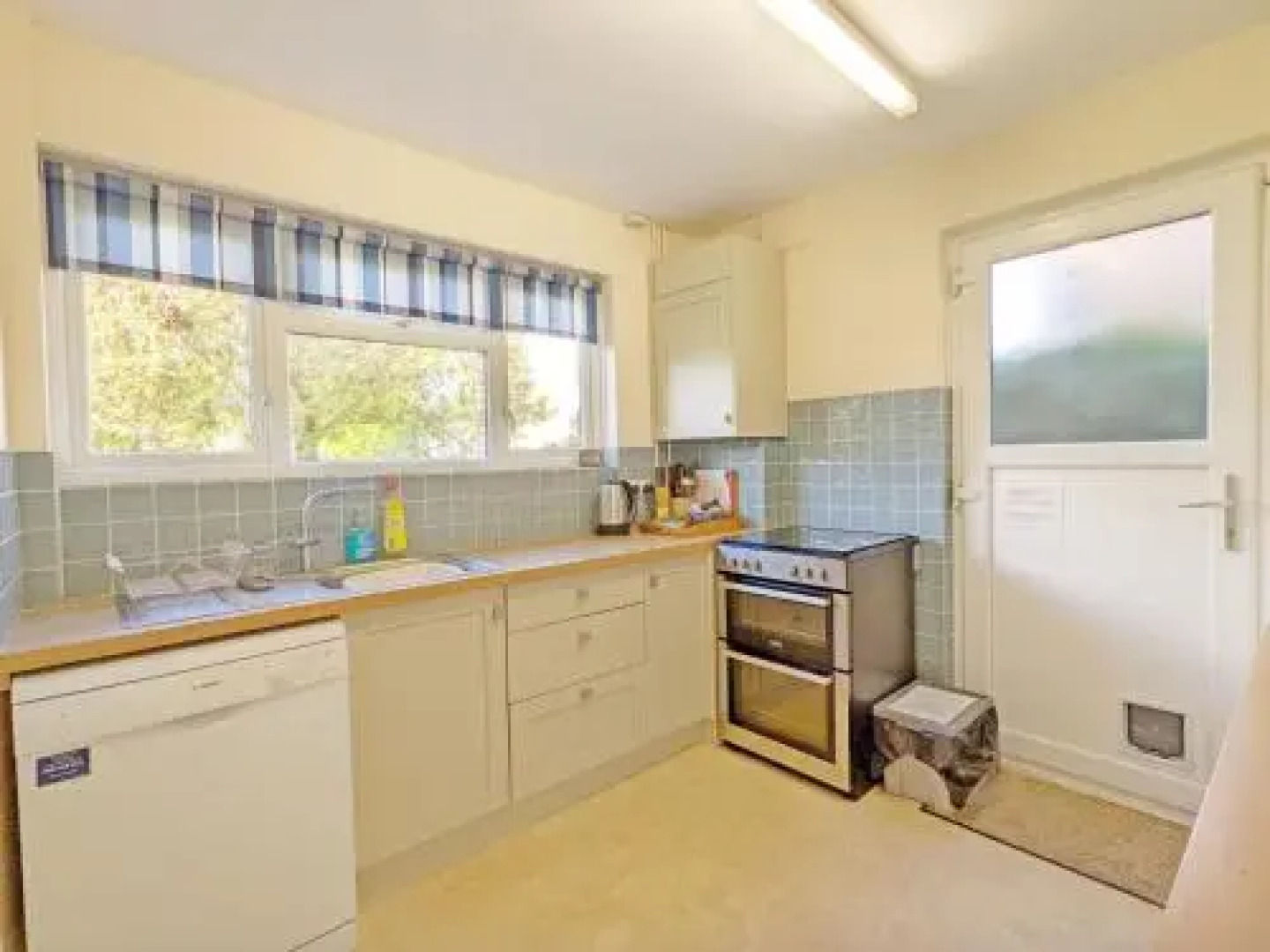 Beacon Square, Emsworth 414122