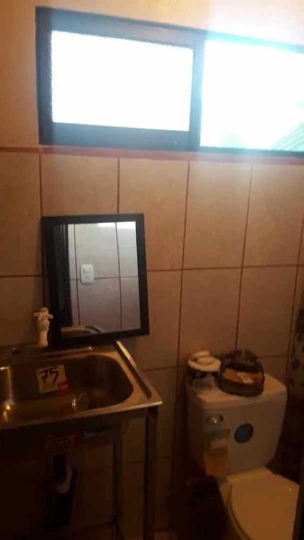 Hotel Cabinas y Tour Aaron Tortuguero