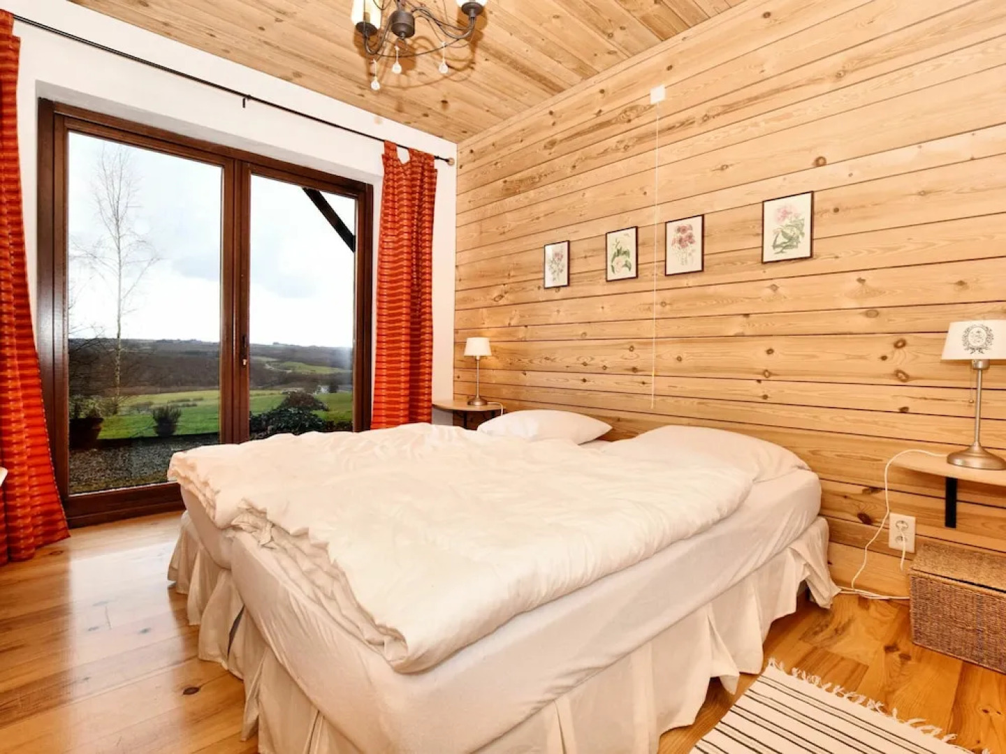 Cozy Holiday Home in Dion with Sauna and Jacuzzi