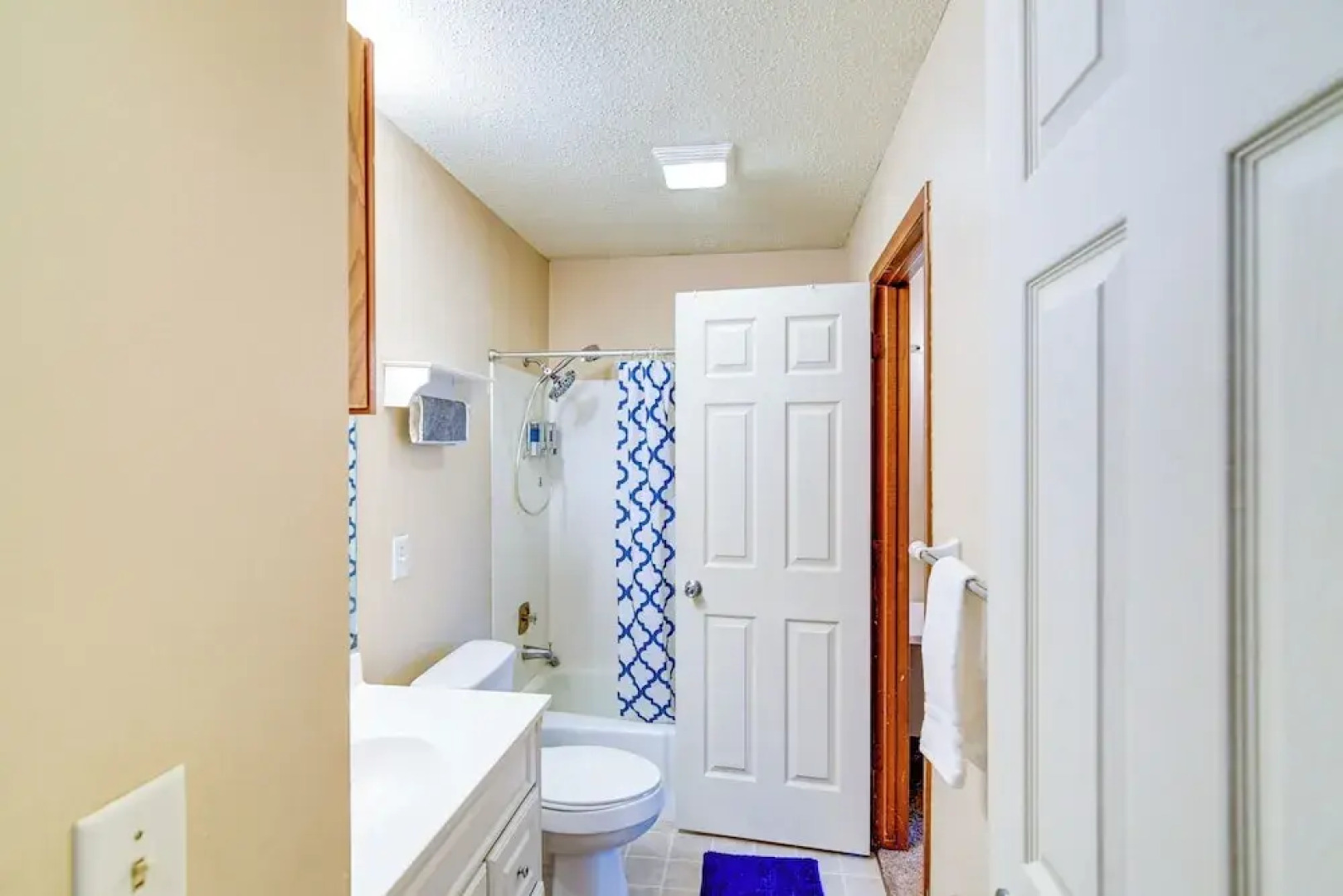 Pet-friendly Urbandale Home ~ 8 Mi to Des Moines!