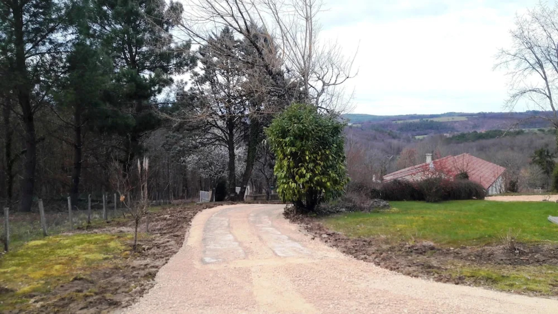 House With 2 Bedrooms in Marcillac-saint-quentin, With Enclosed Garden