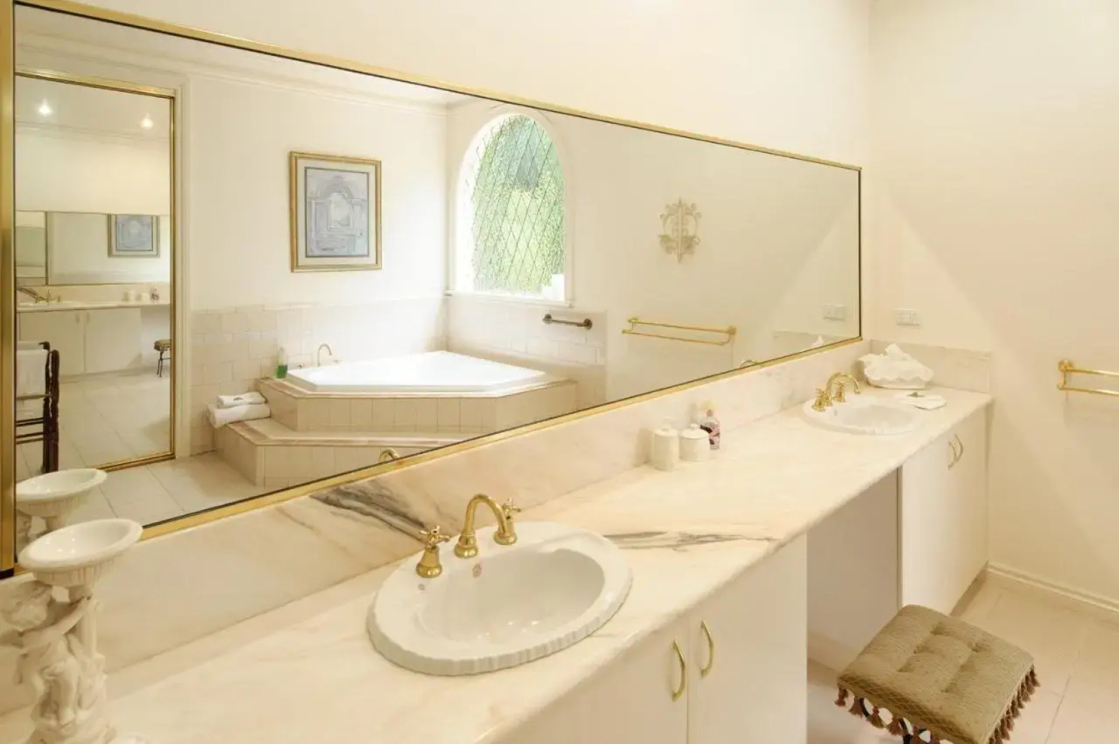 Montford Manor Bed & Breakfast