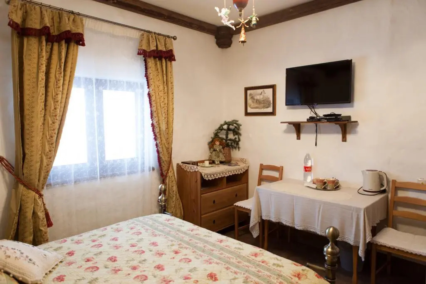 Gostevoy Dvor Dvenadtsat Mesyatsev