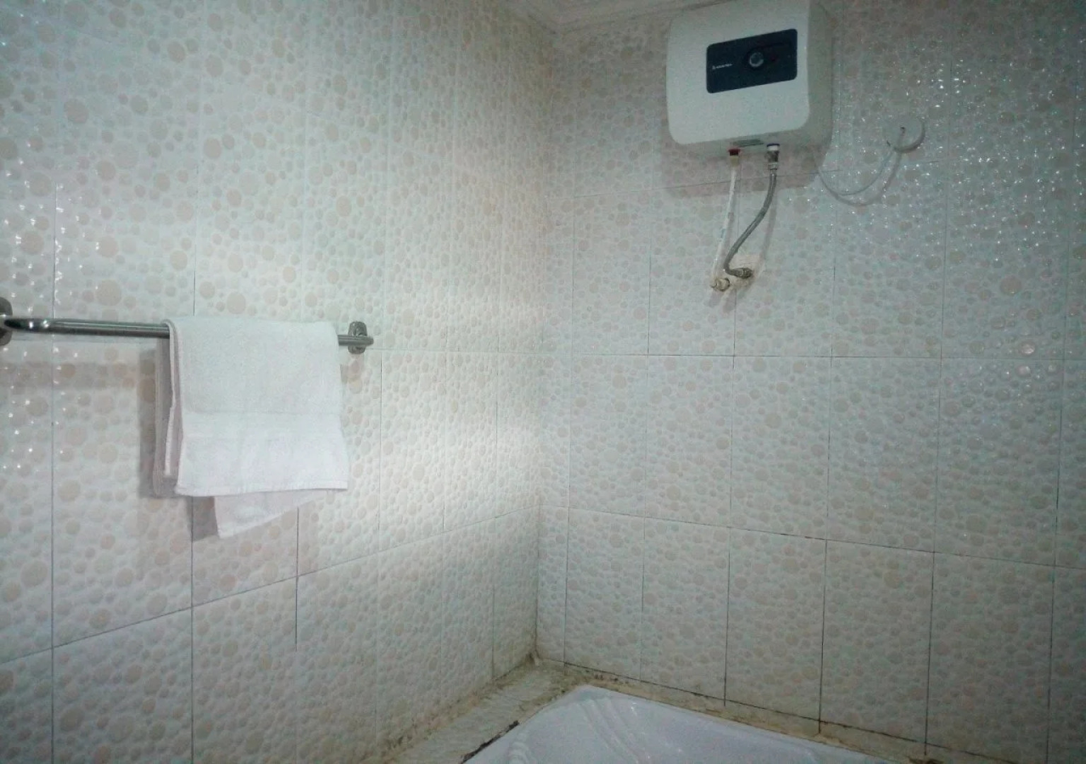 Bayse One Place Jericho