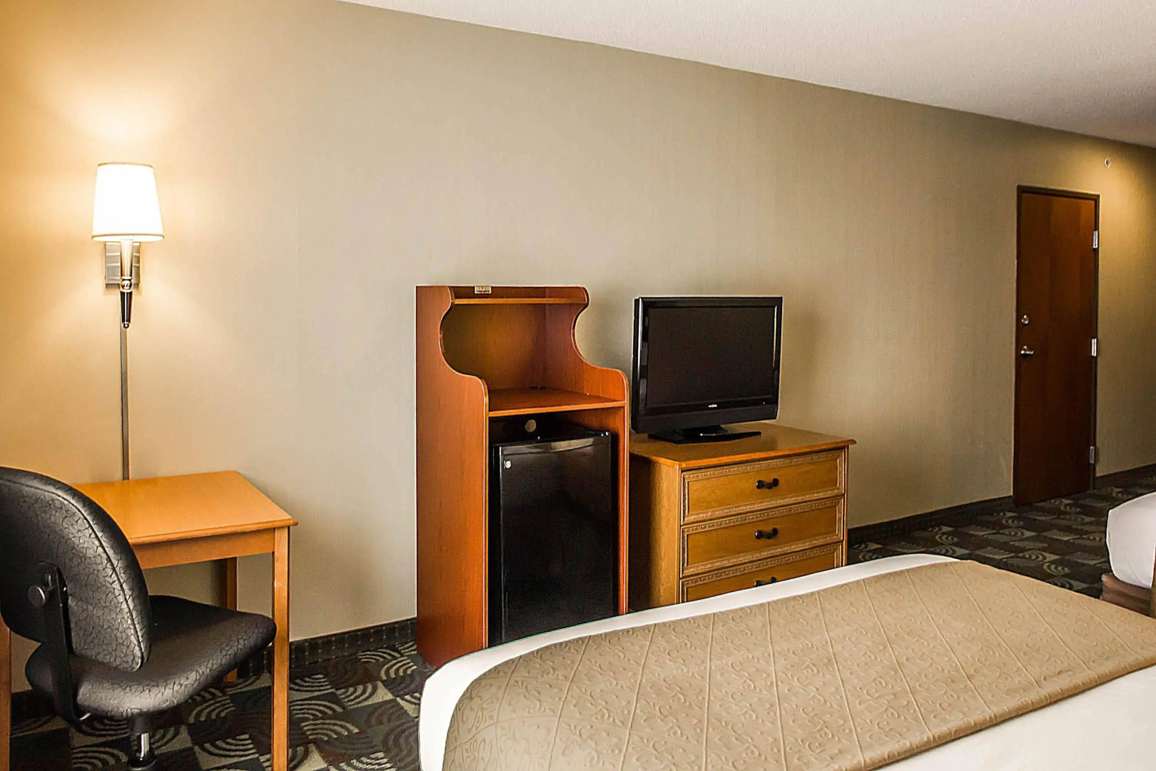 Quality Inn & Suites Fishkill South near I-84