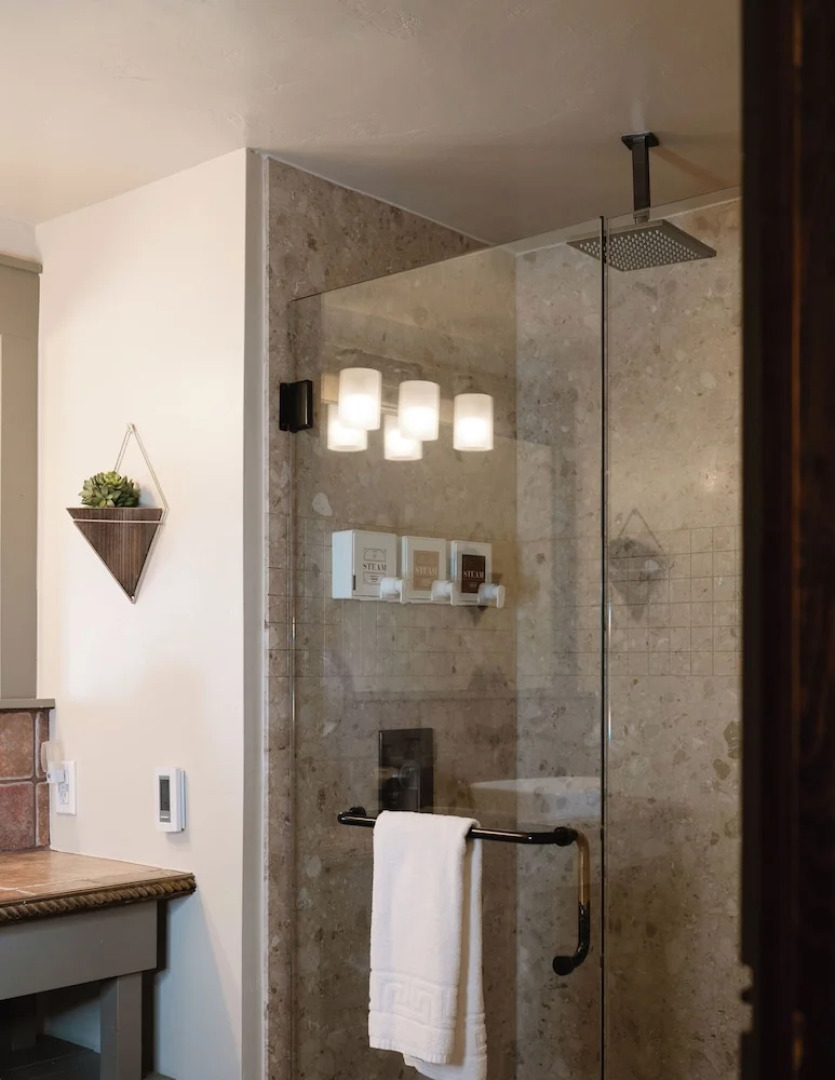 Highland Haven Creekside Inn