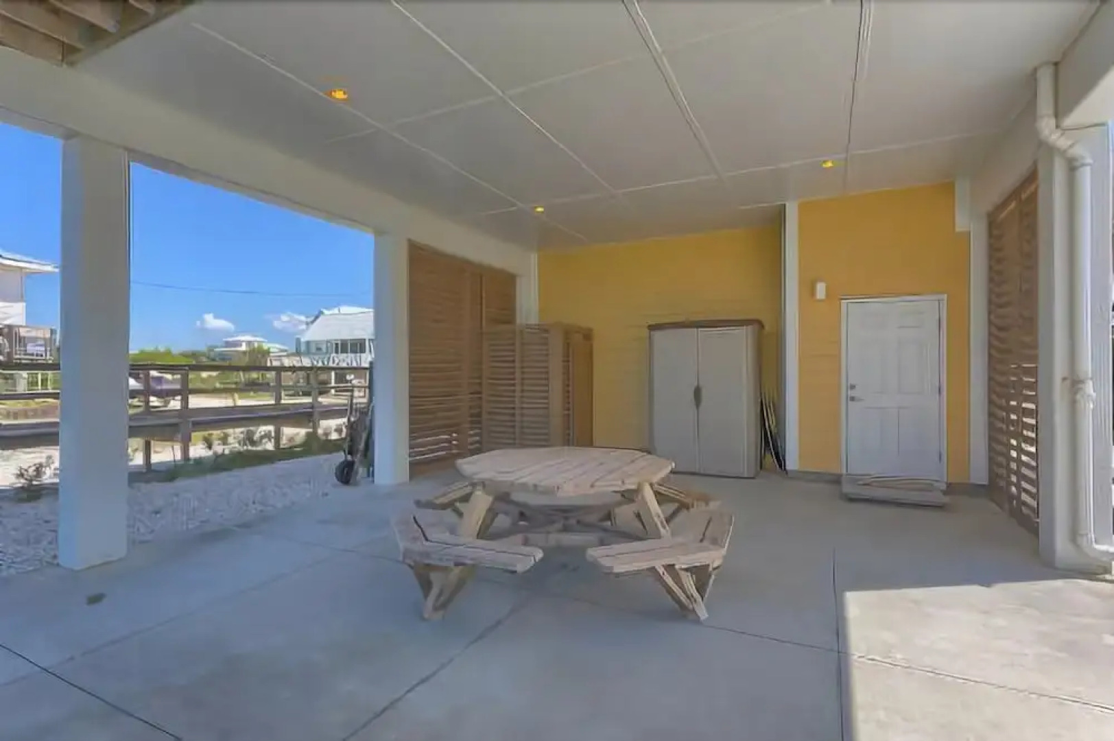 A Rendezvous, No Pets Allowed