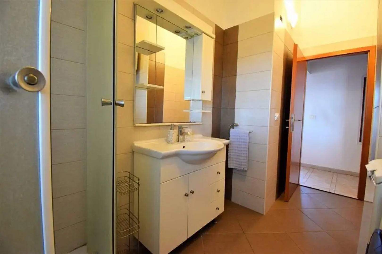 Pero - Free Parking - A2- Crveni