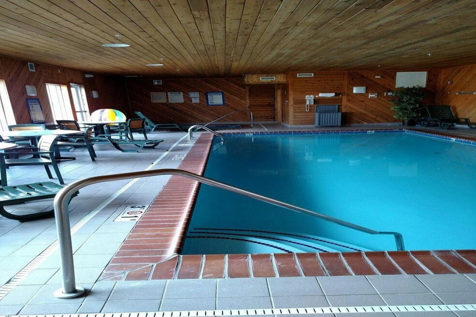 Holiday Inn Express Toledo West - Napoleon by IHG