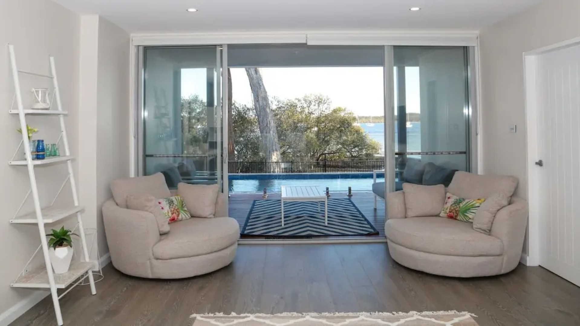 Hampton's Coastline Retreat