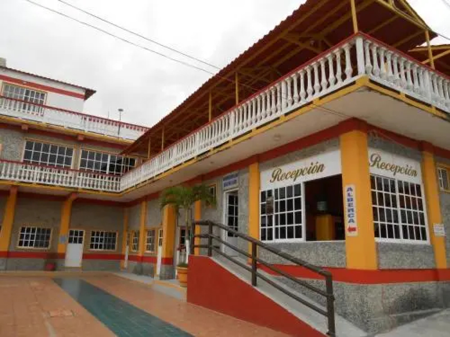 Hotel y Bungalows Monteverde