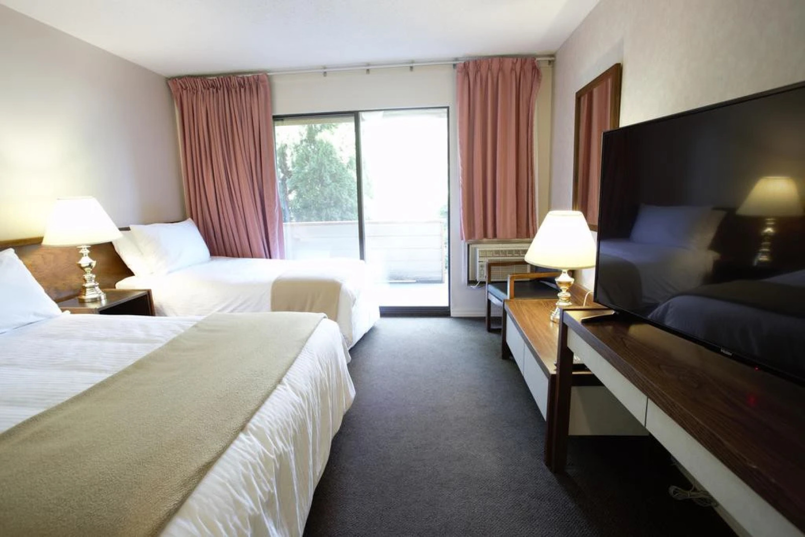 Recreation Inn & Suites