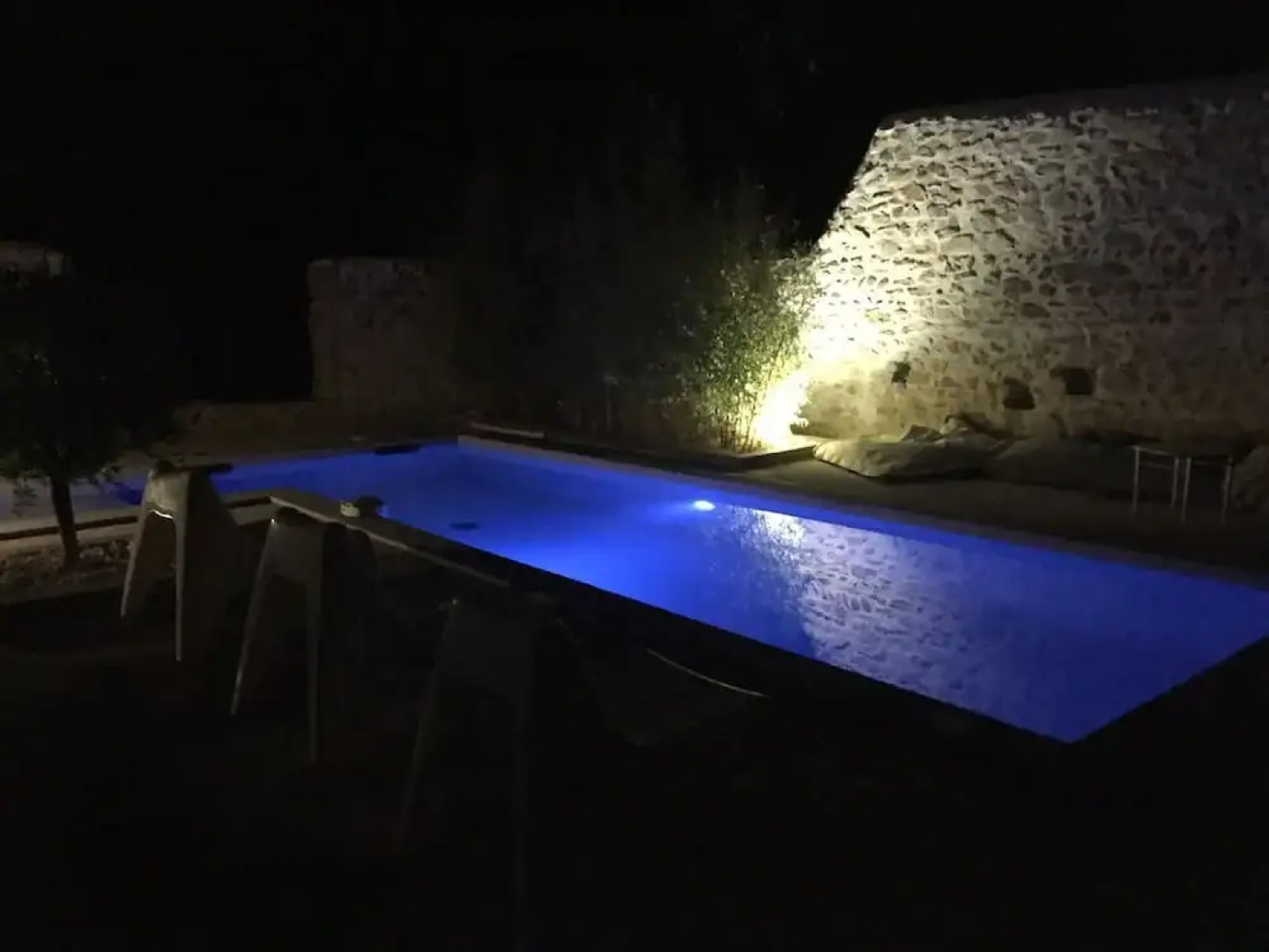 Serene Holiday Home in Domazan With Private Swimming Pool