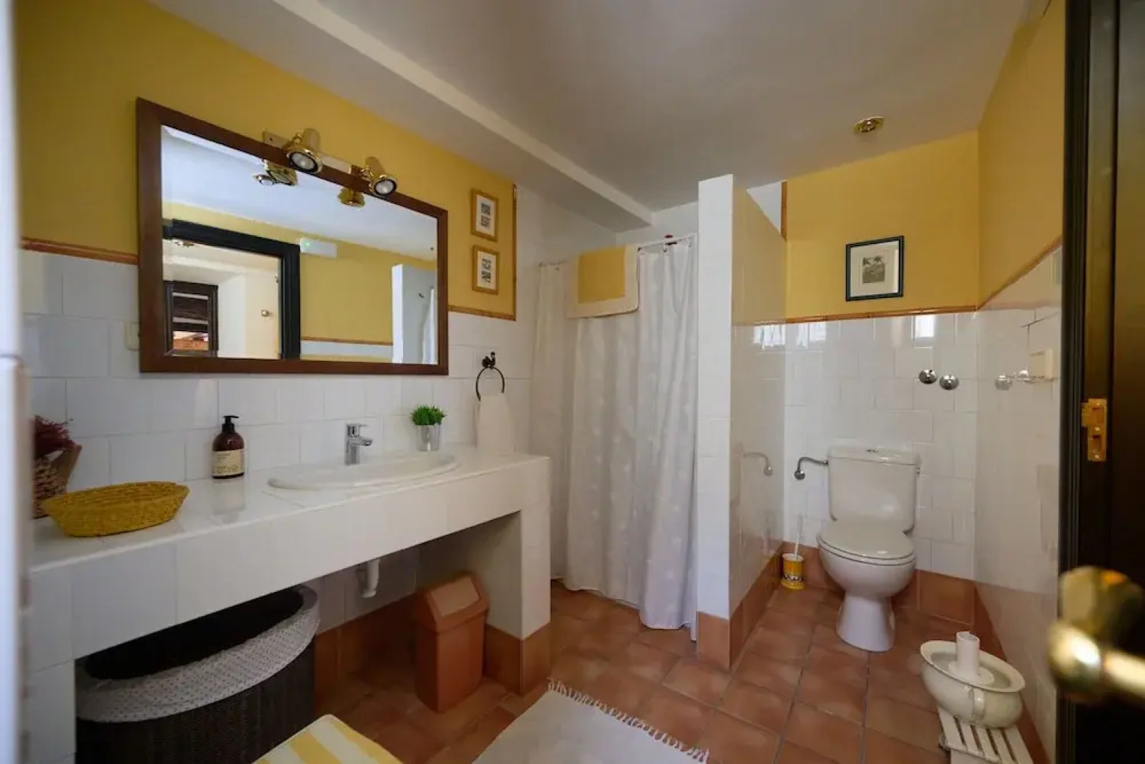 Wine Escape by Fidalsa