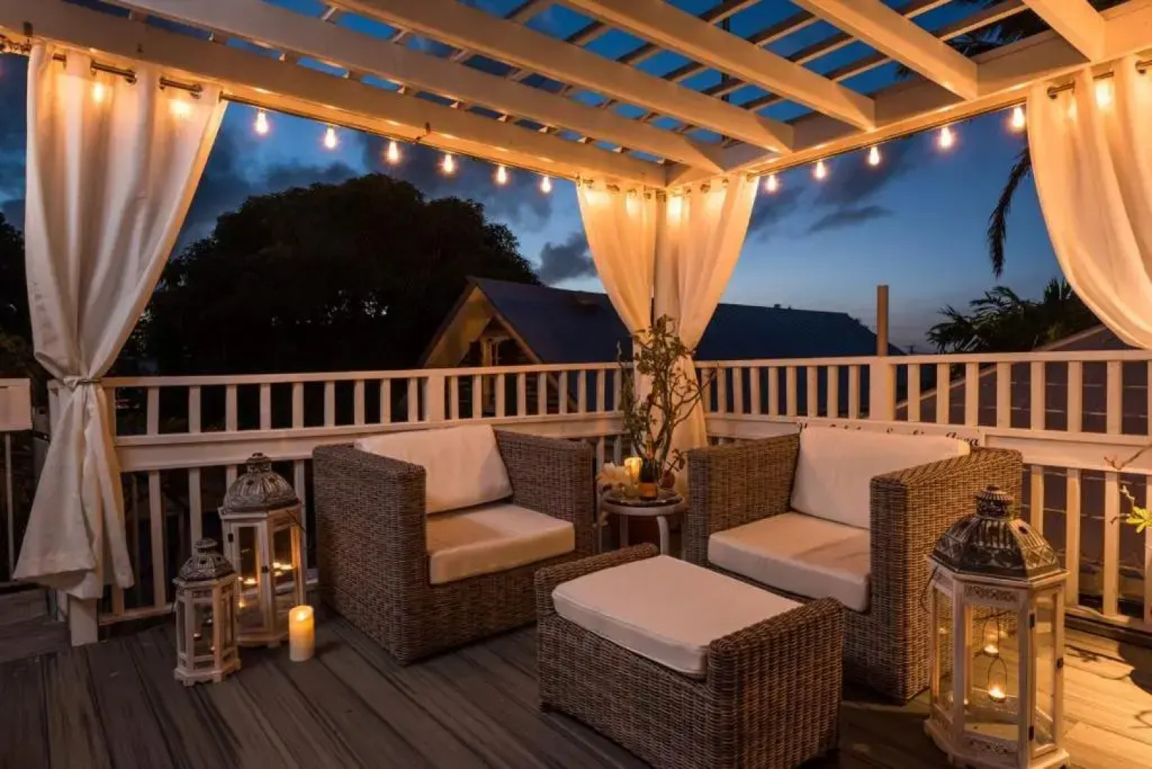 Alexander's Guesthouse - Adults Only