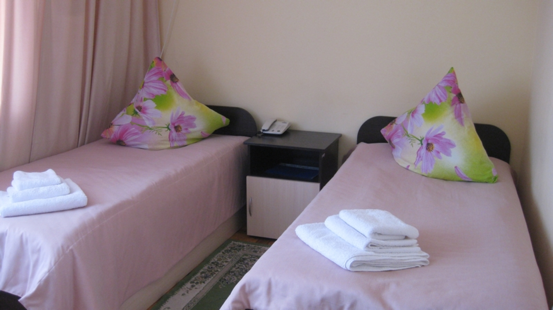 У Трех пещер