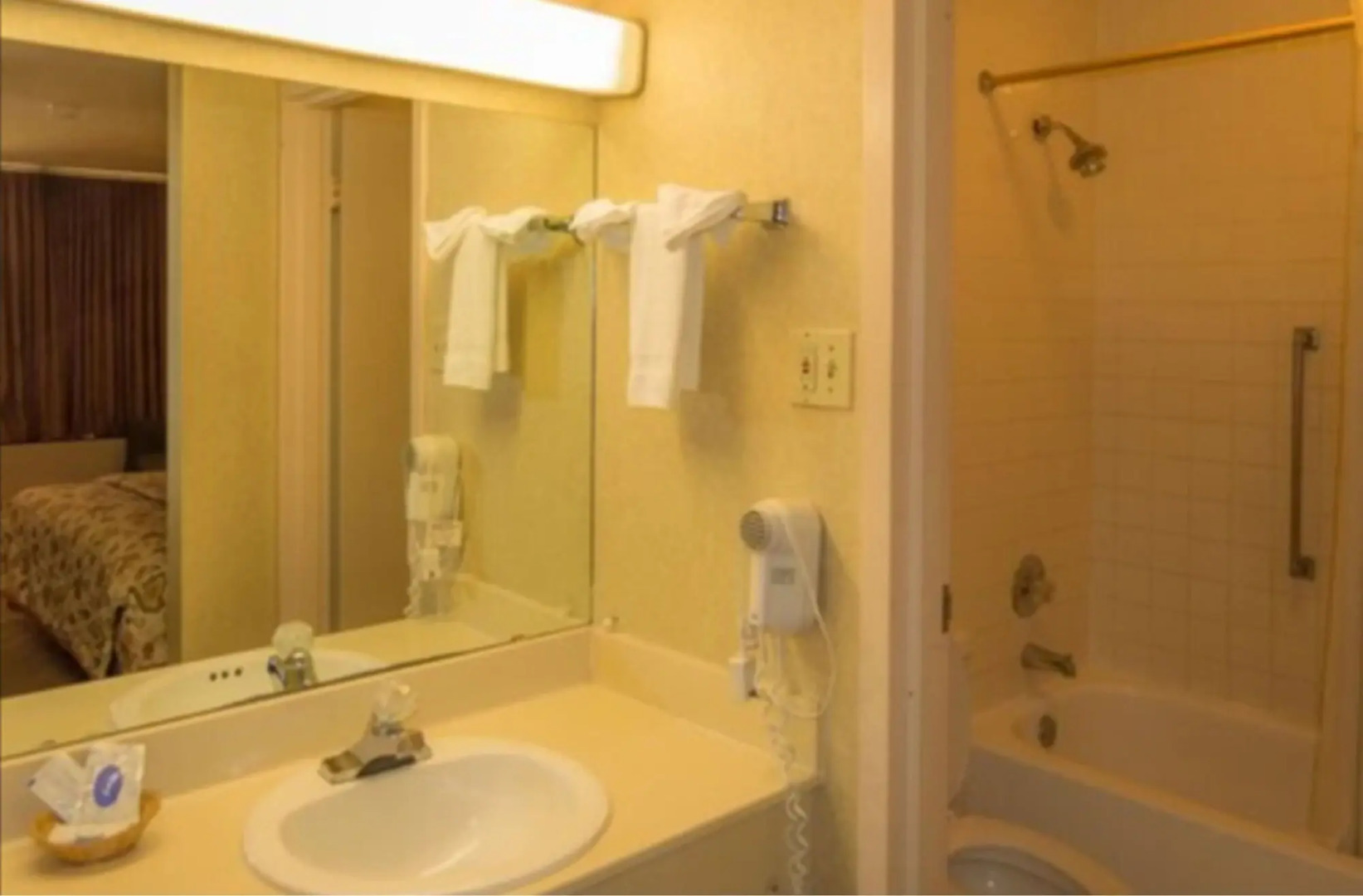 Executive Inn Hotel & Conference Centre