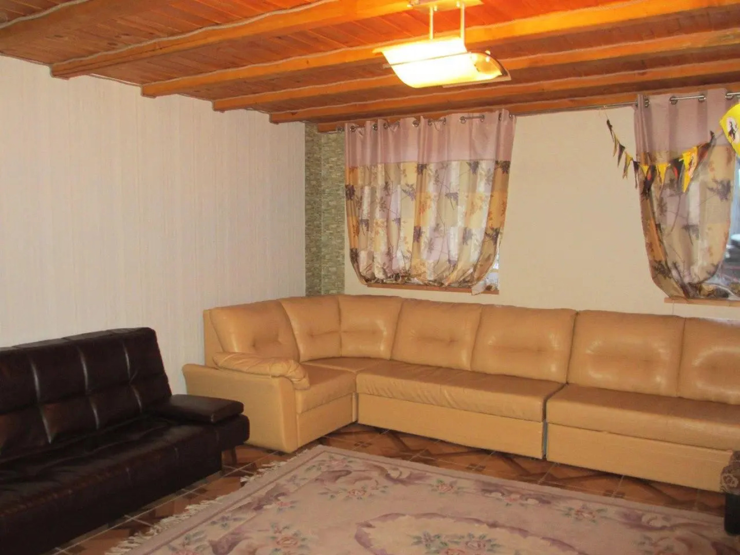 Гостевой дворик ЯR (ЯР)